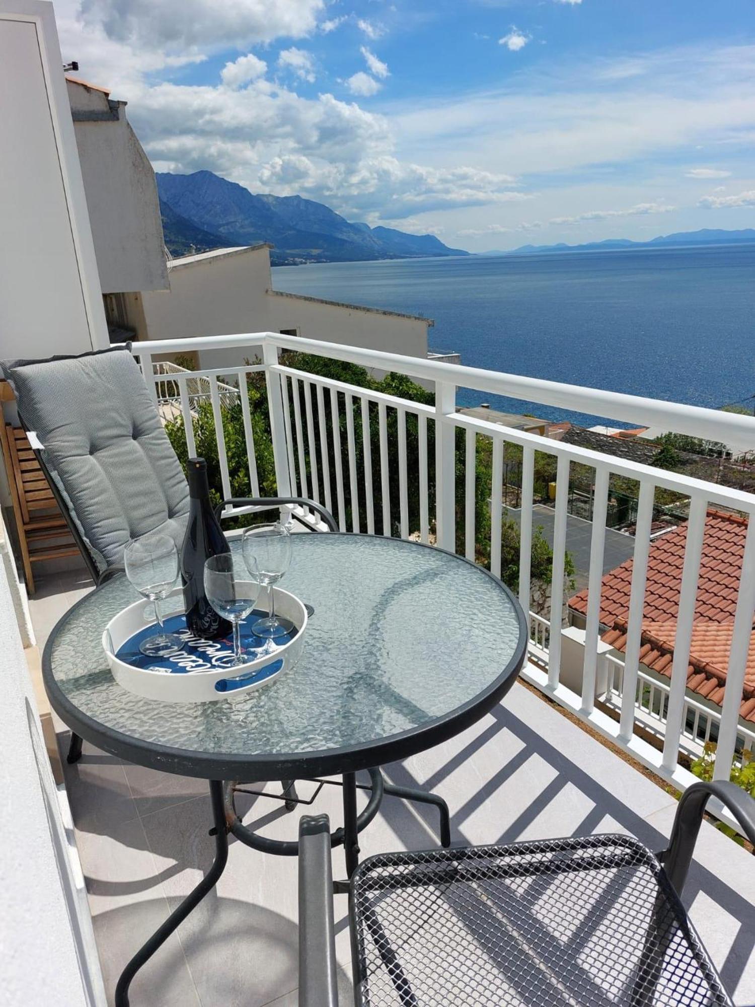 Apartments With A Parking Space Pisak, Omis - 1009 المظهر الخارجي الصورة