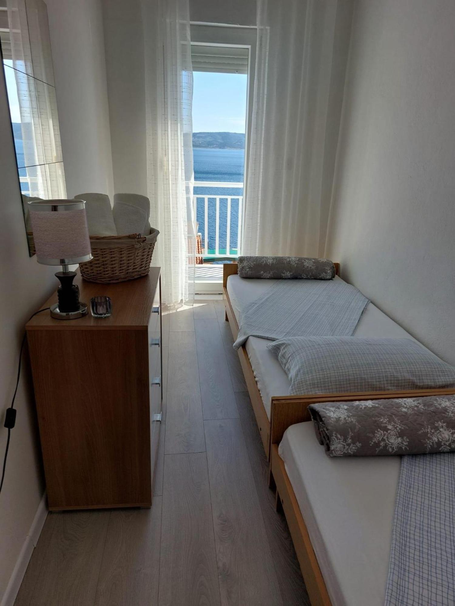 Apartments With A Parking Space Pisak, Omis - 1009 المظهر الخارجي الصورة